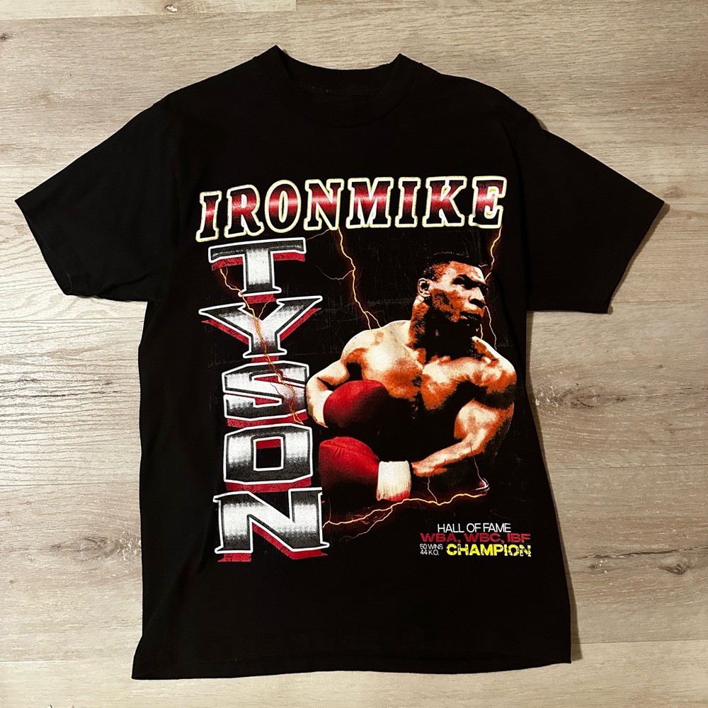 Men’s Mike Tyson graphic tshirt size Small